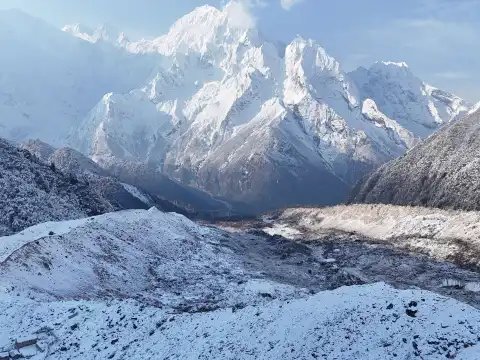 Manaslu Tsum Valley Trek